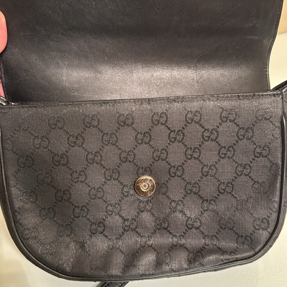 🚨SOLD🚨 Authentic Vintage Gucci Black Crossbody - Picture 7 of 12